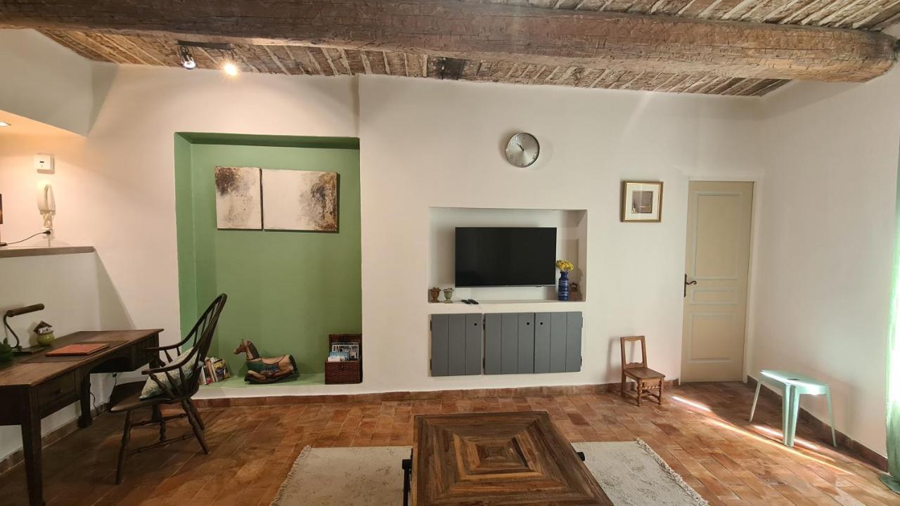 Cocon Du Papillon A Lourmarin Apartment Exterior photo